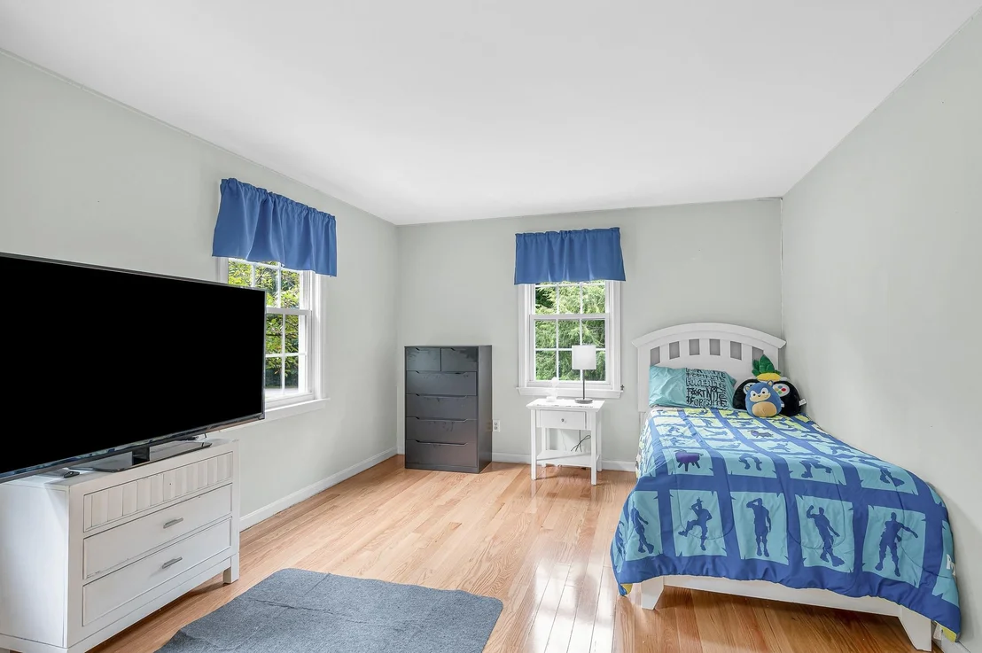 Photo of 16 Cindy