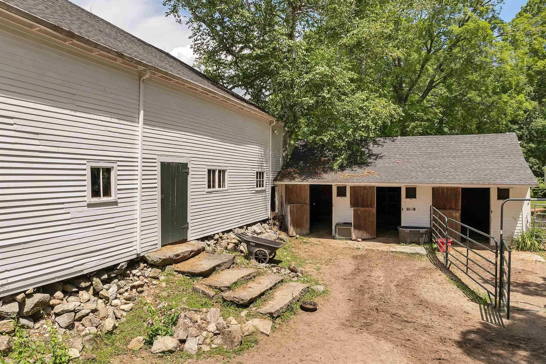 Photo of 108 Whitten Neck