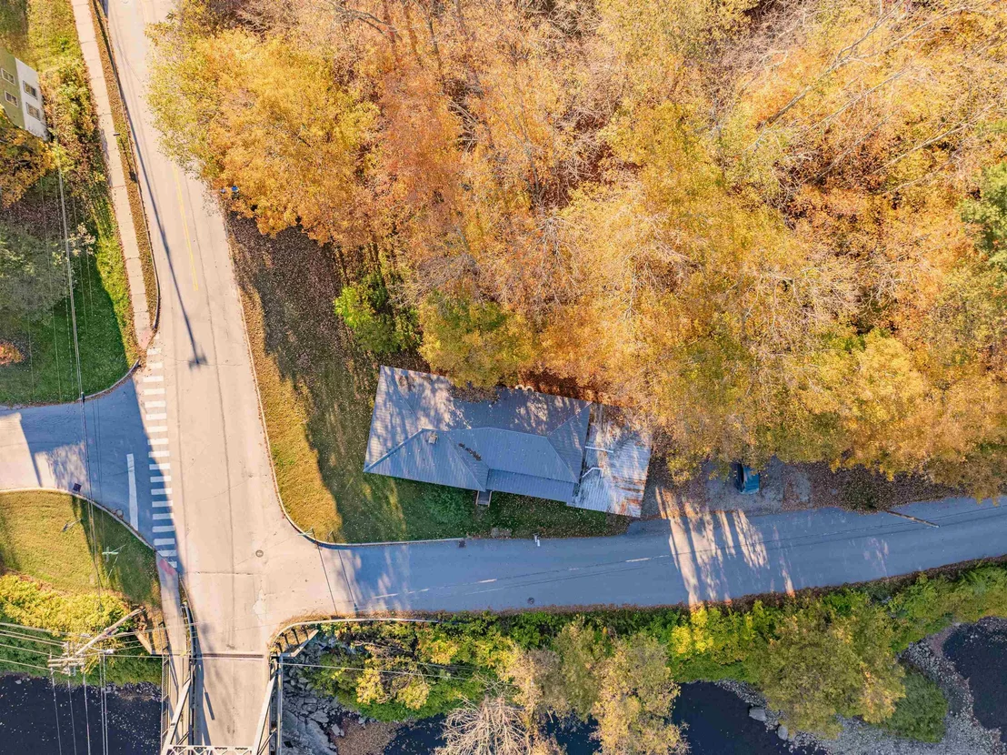 Photo of 21 River Road W