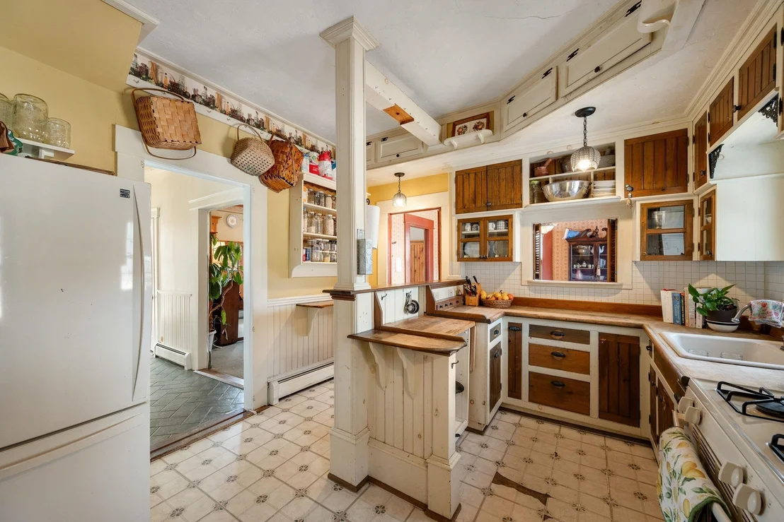 Photo of 546 Anderson