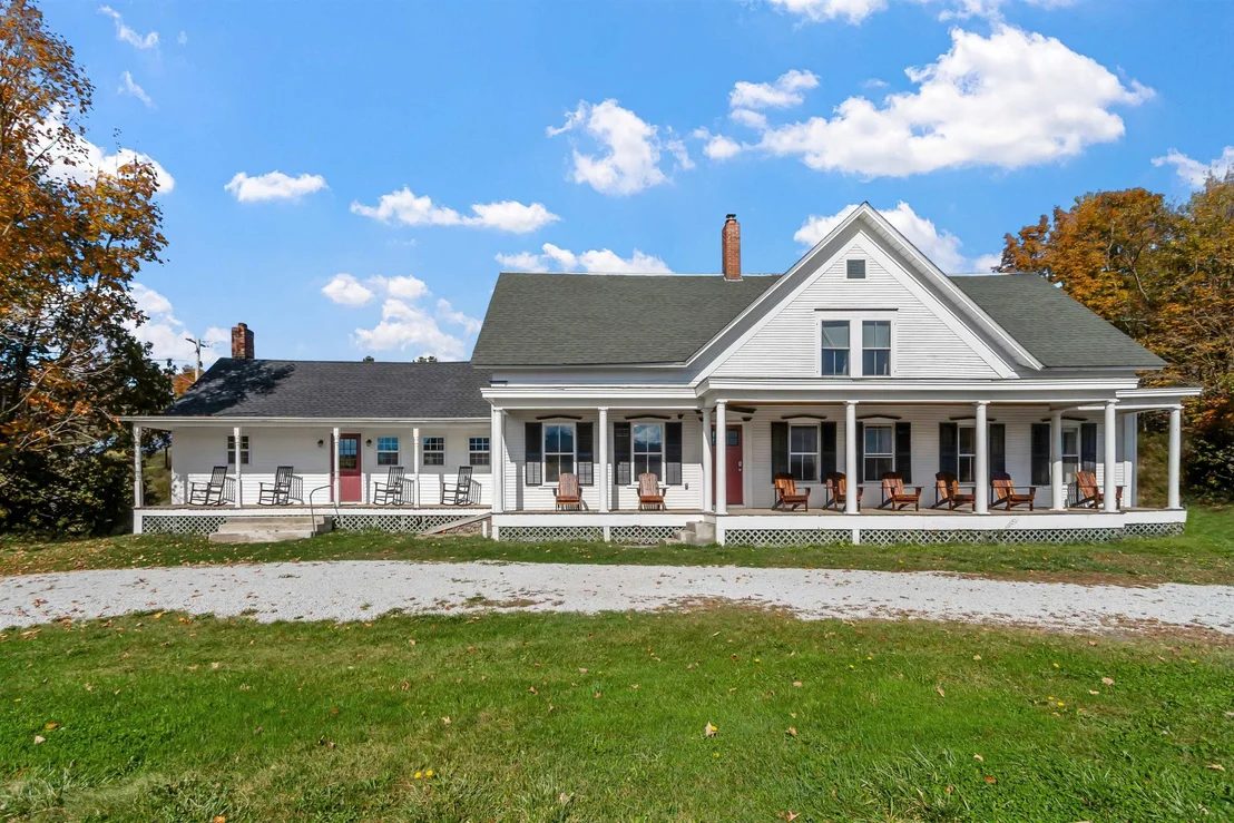 Photo of 2758 Main