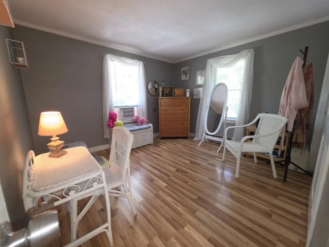 Photo of 2 Greenleaf