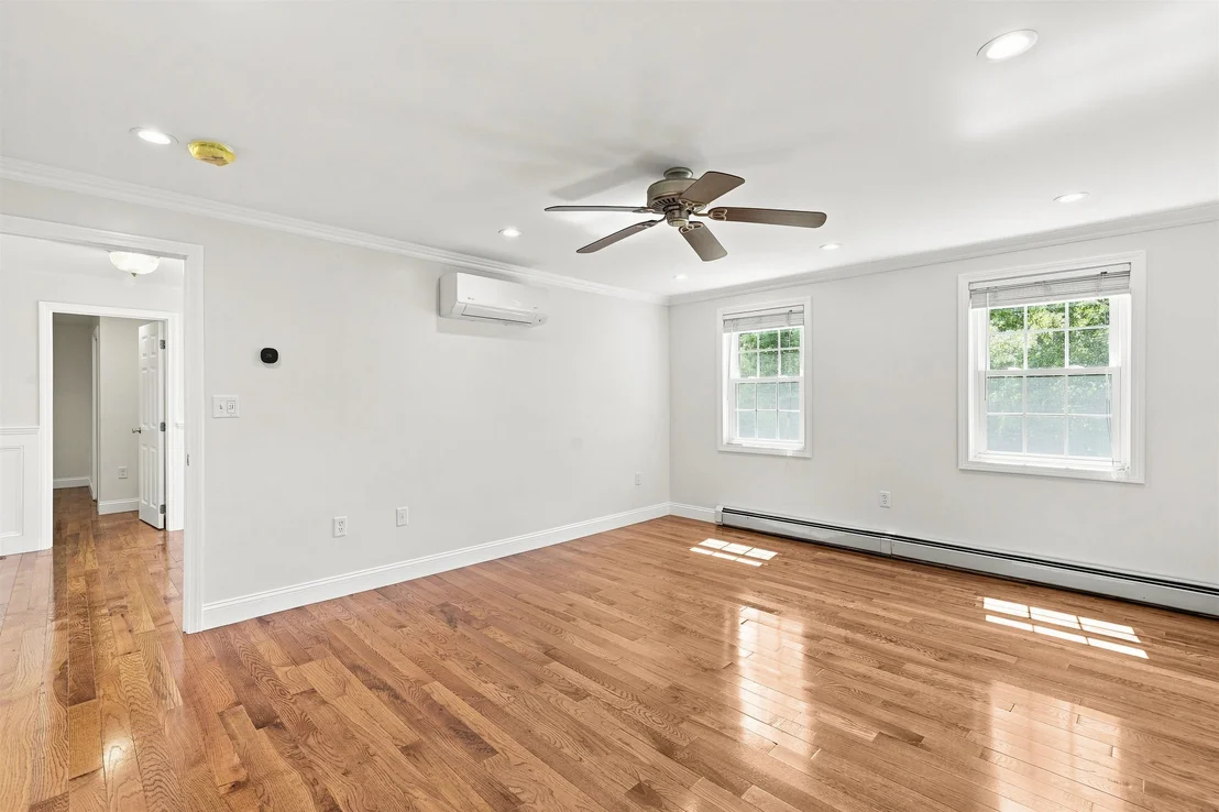 Photo of 9 Alexandra