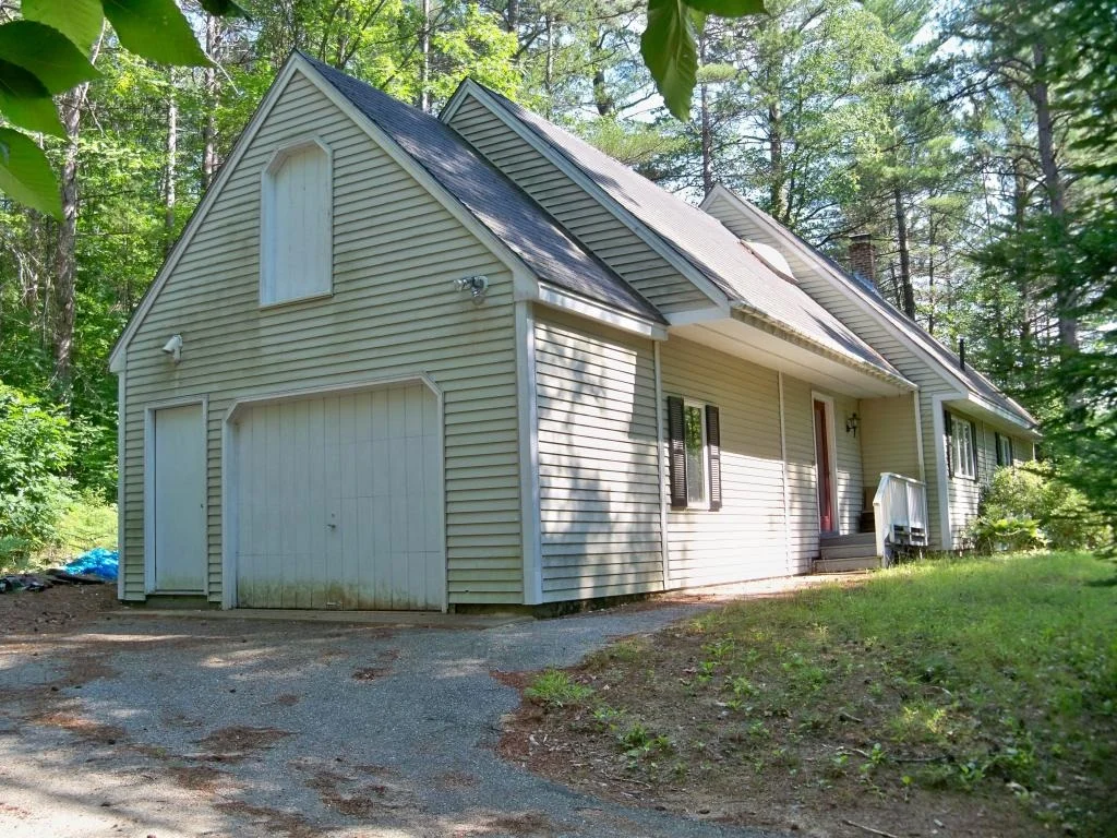 Photo of 33 Chadbourne Ave