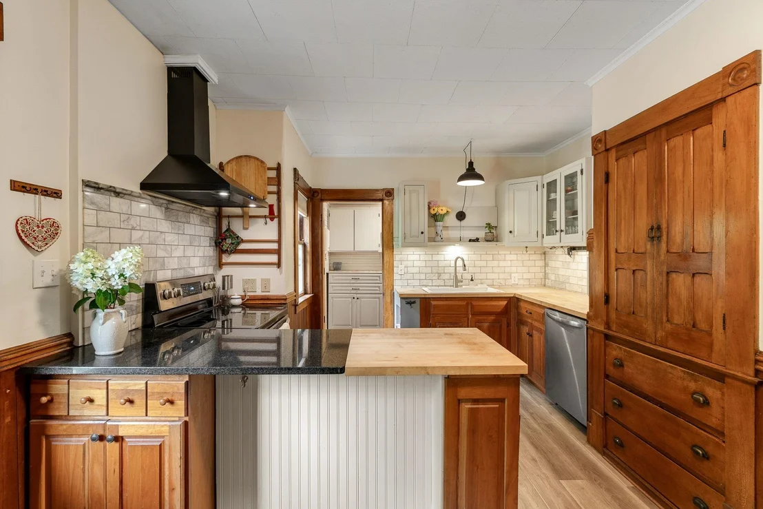 Photo of 208 Elm