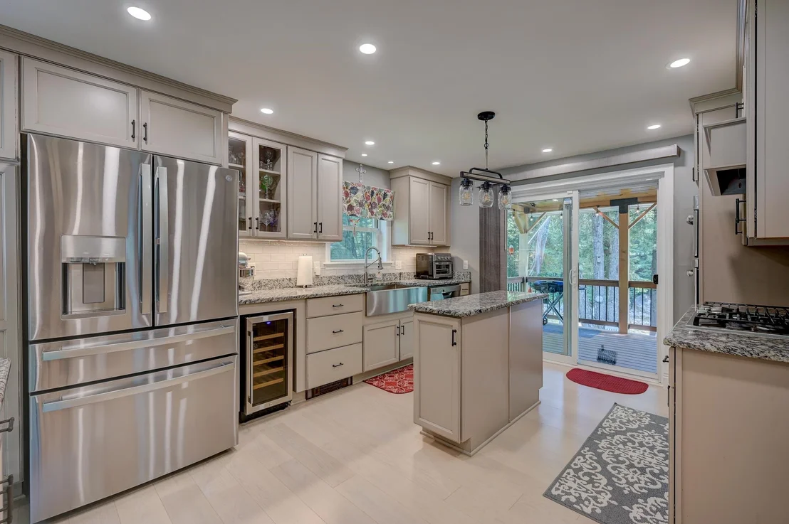 Photo of 633 Cobb Farm
