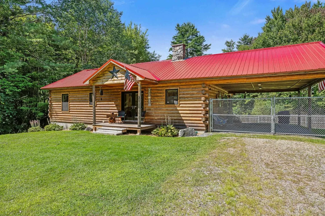 Photo of 162 South Lunenburg