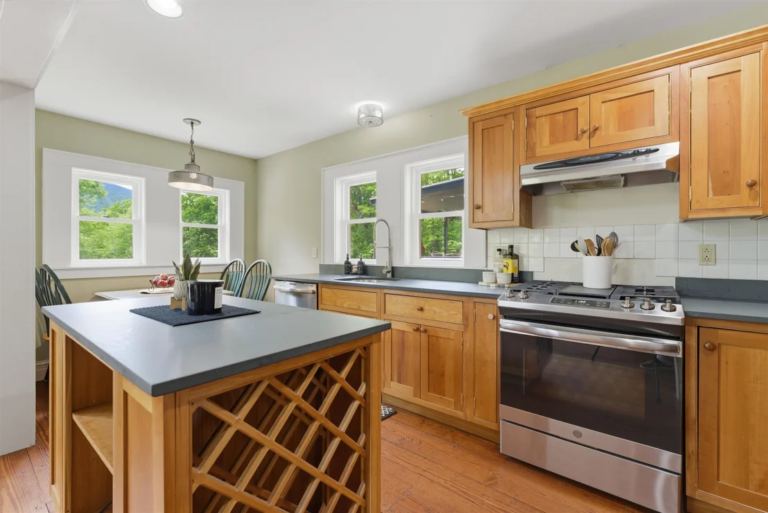 Photo of 27 Mountain View