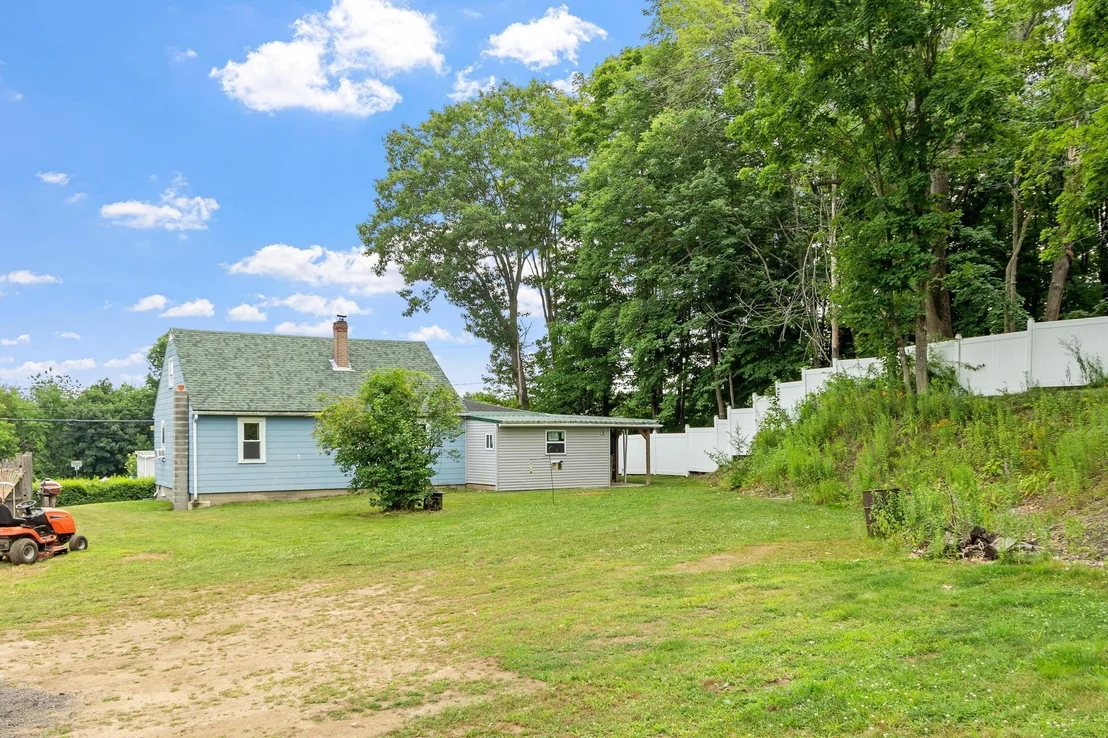 Photo of 32 Rollins