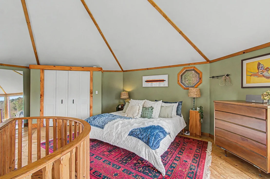 Photo of 2212 Symonds Mill