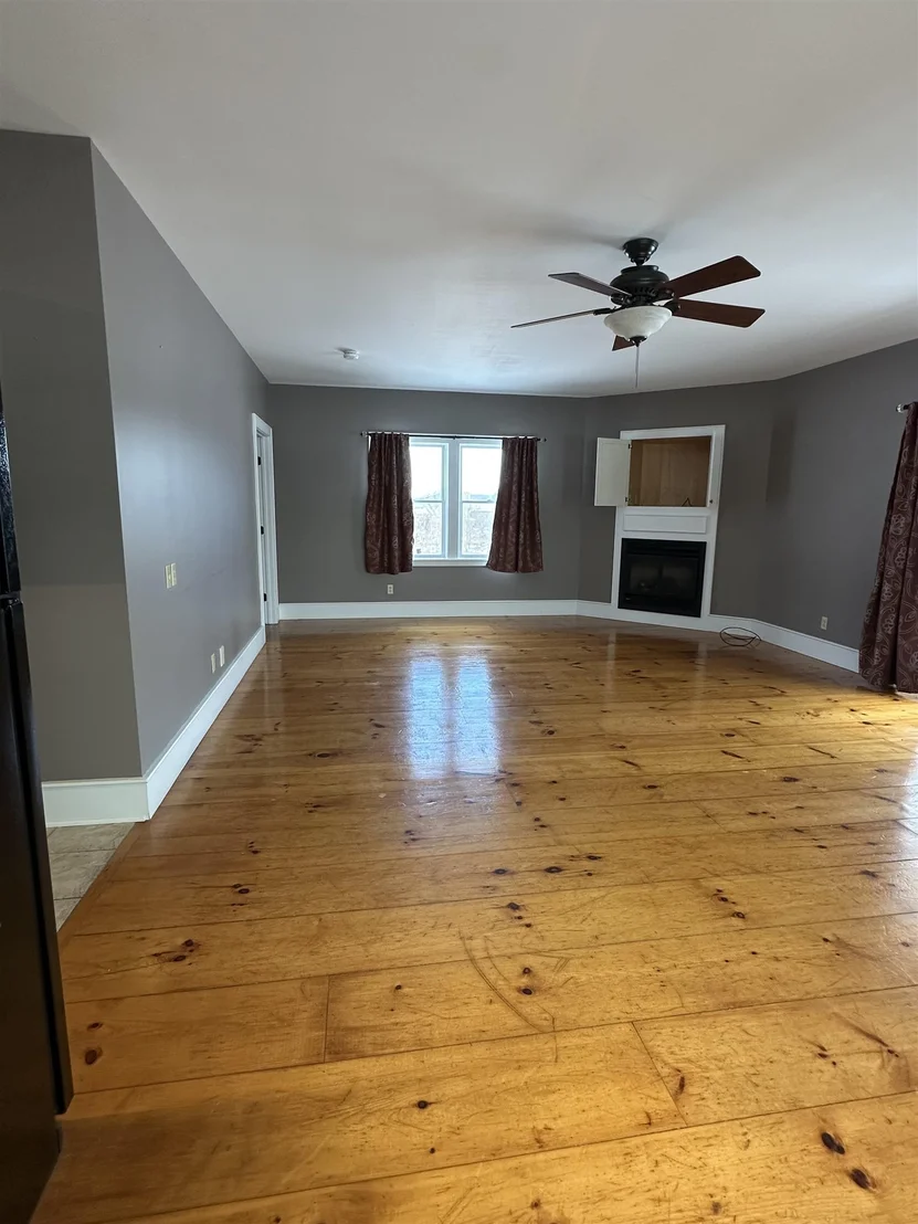 Photo of 2112 Middle