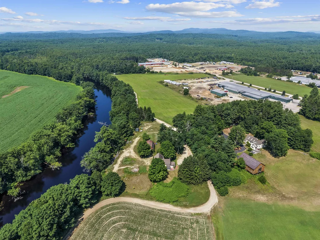 Photo of 385 Burnham Intervale