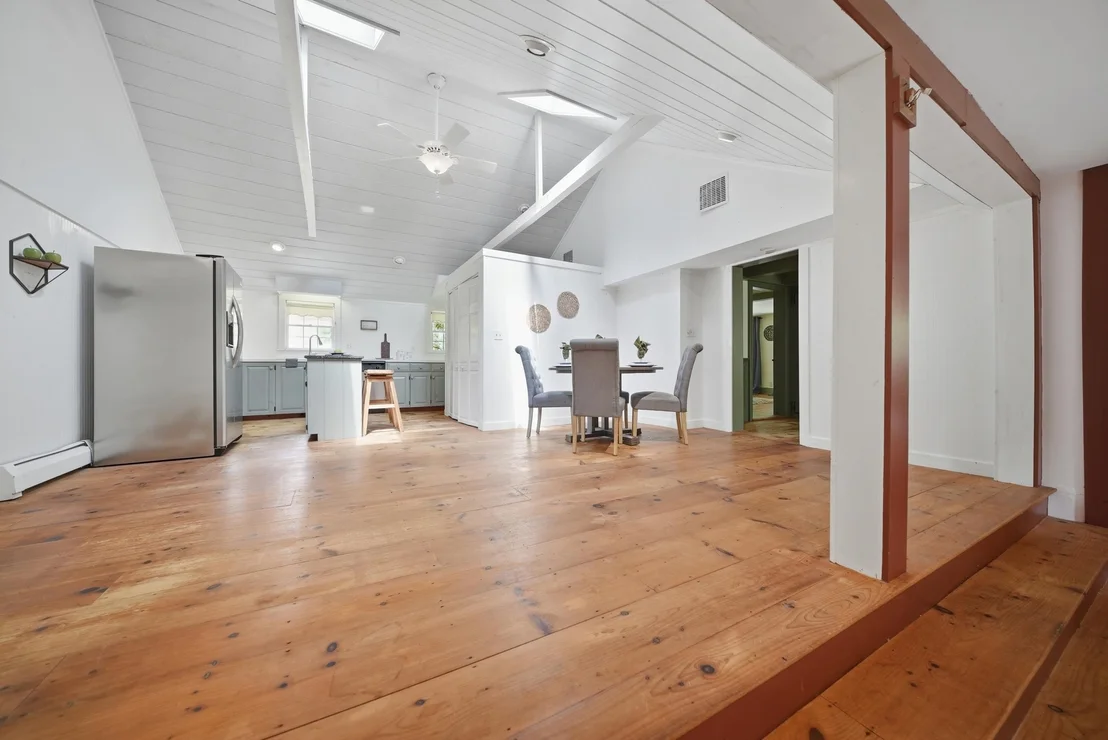Photo of 60 Old Deerfield