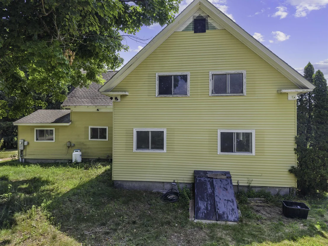 Photo of 385 Burnham Intervale