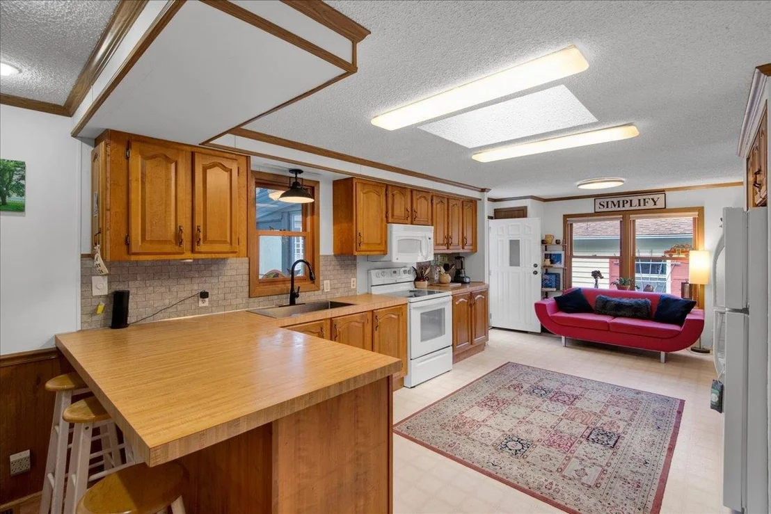 Photo of 107 Williston Woods