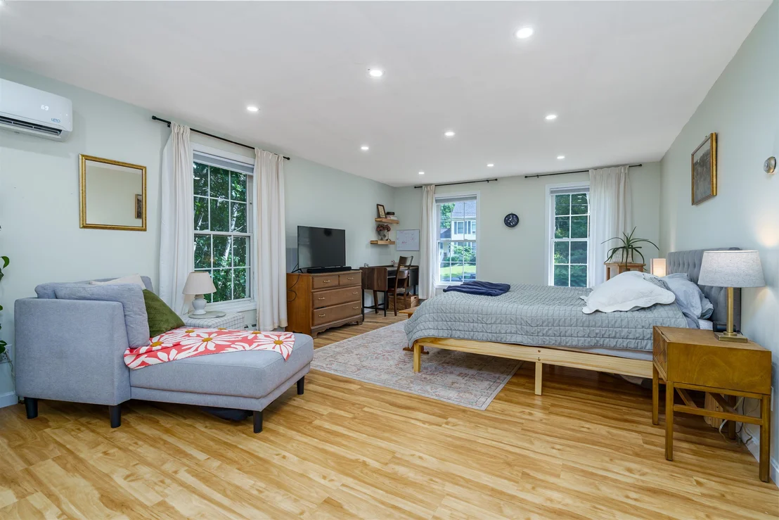 Photo of 37 Tamarack