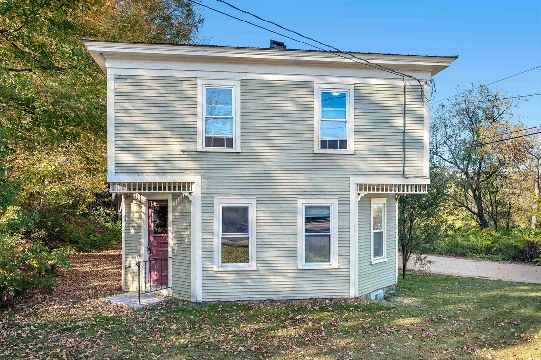 Photo of 21 River Road W