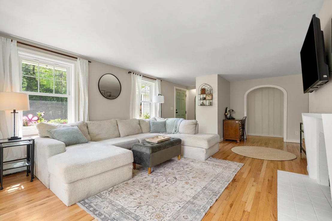 Photo of 352 East