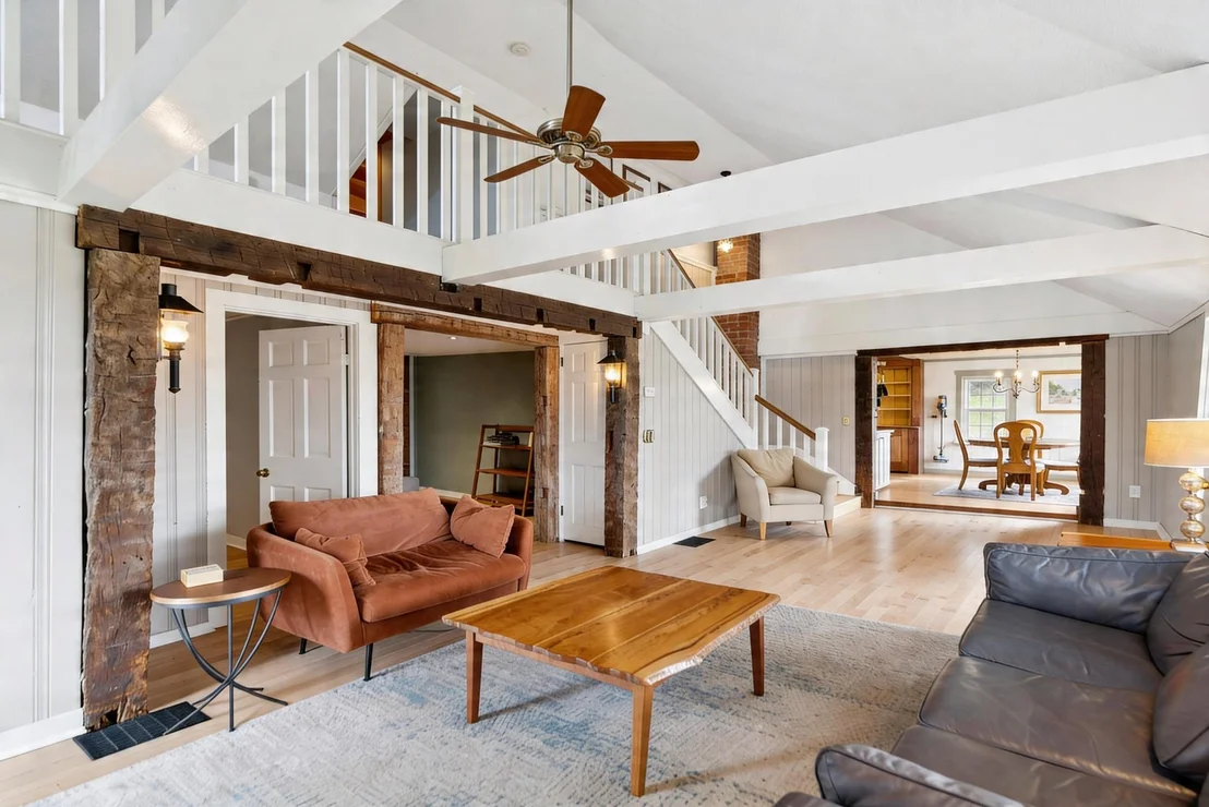 Photo of 441 Rhoades Hill