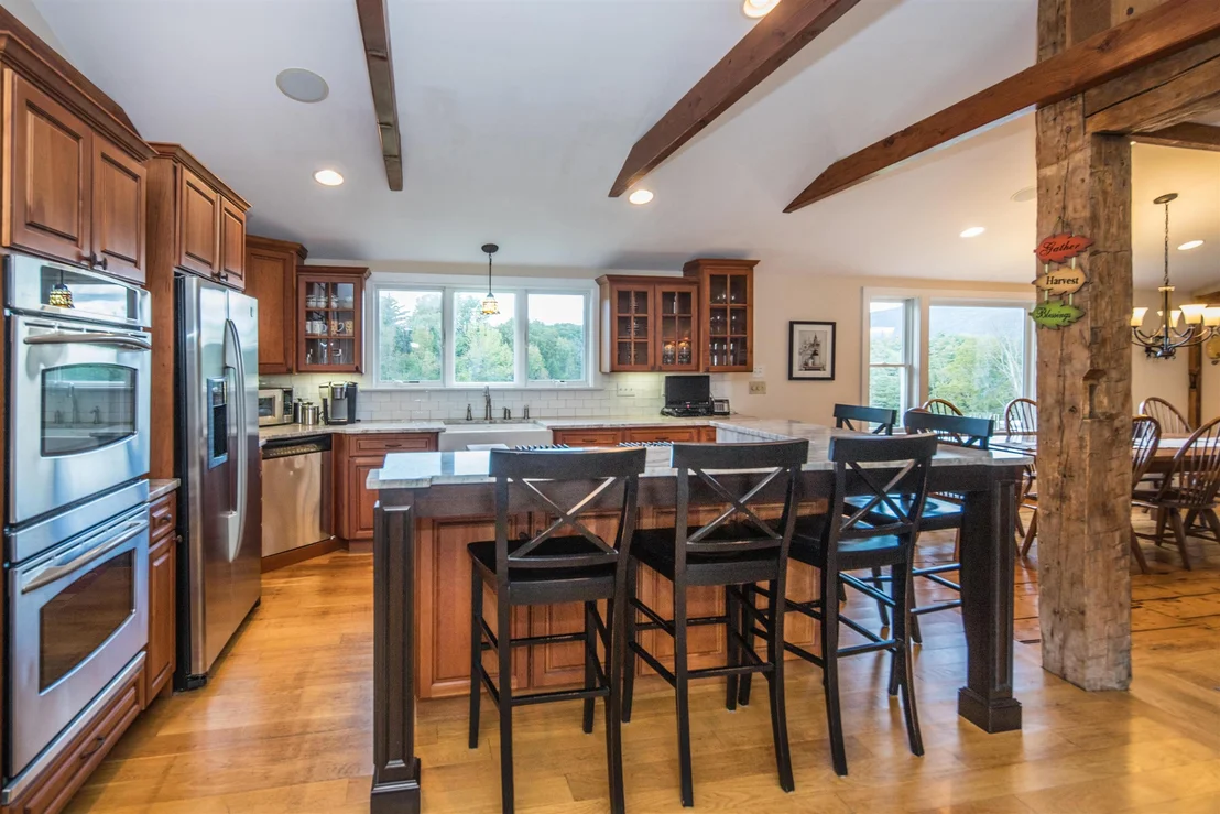 Photo of 3259 West Hill