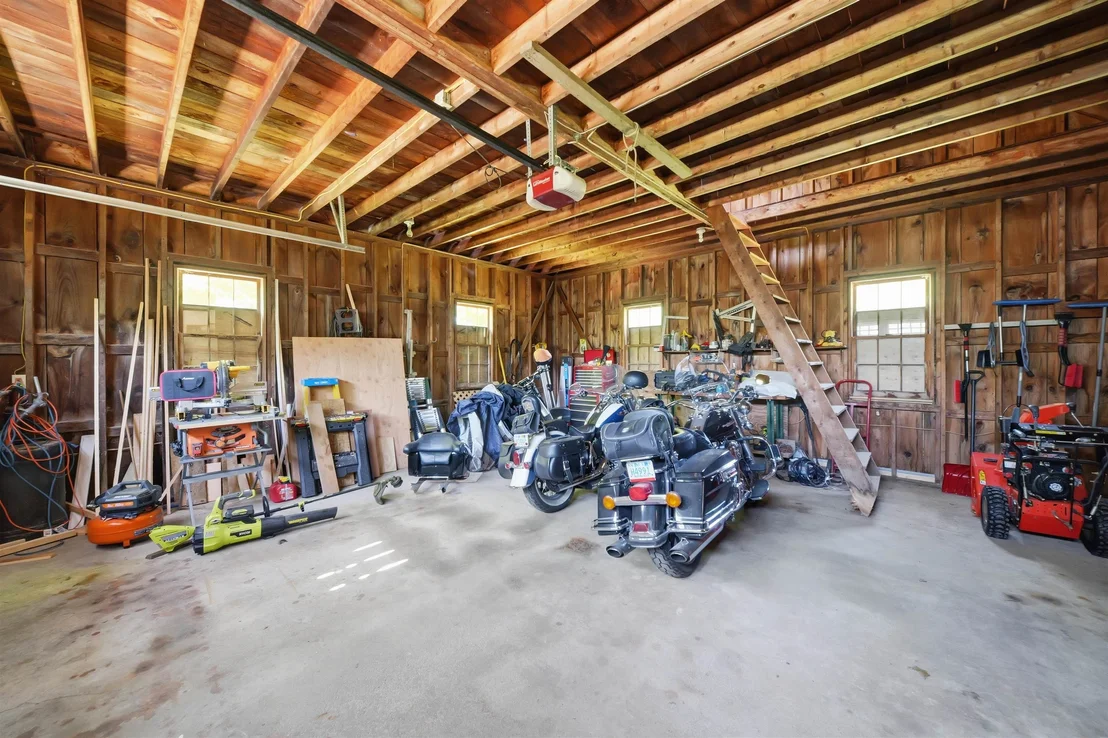 Photo of 291 Halfmoon Pond