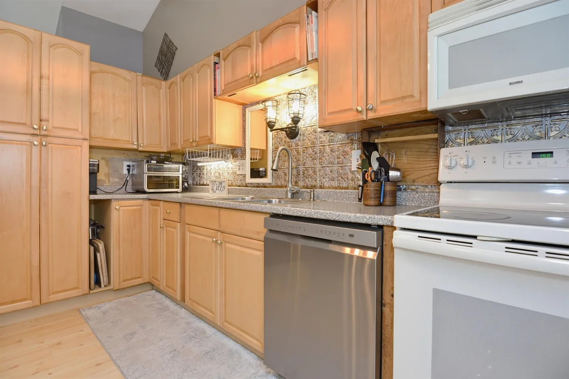 Photo of 33 Redfield