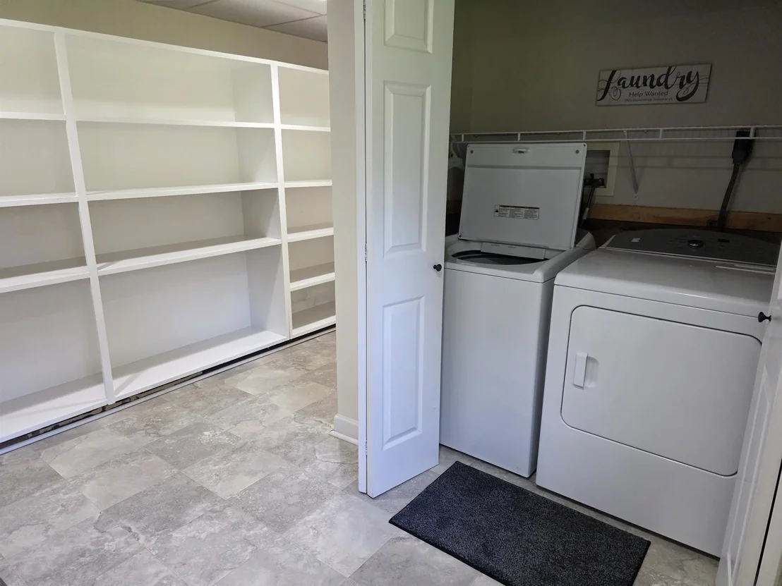 Photo of 6 Meadowcrest