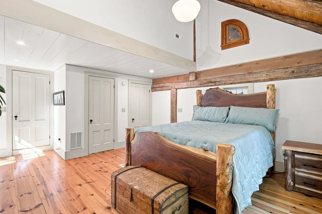 Photo of 369 Stoddard