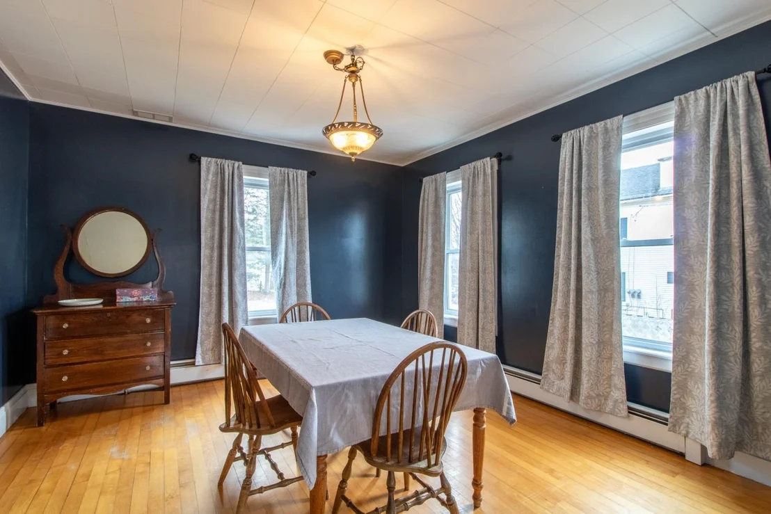 Photo of 44 Taylor