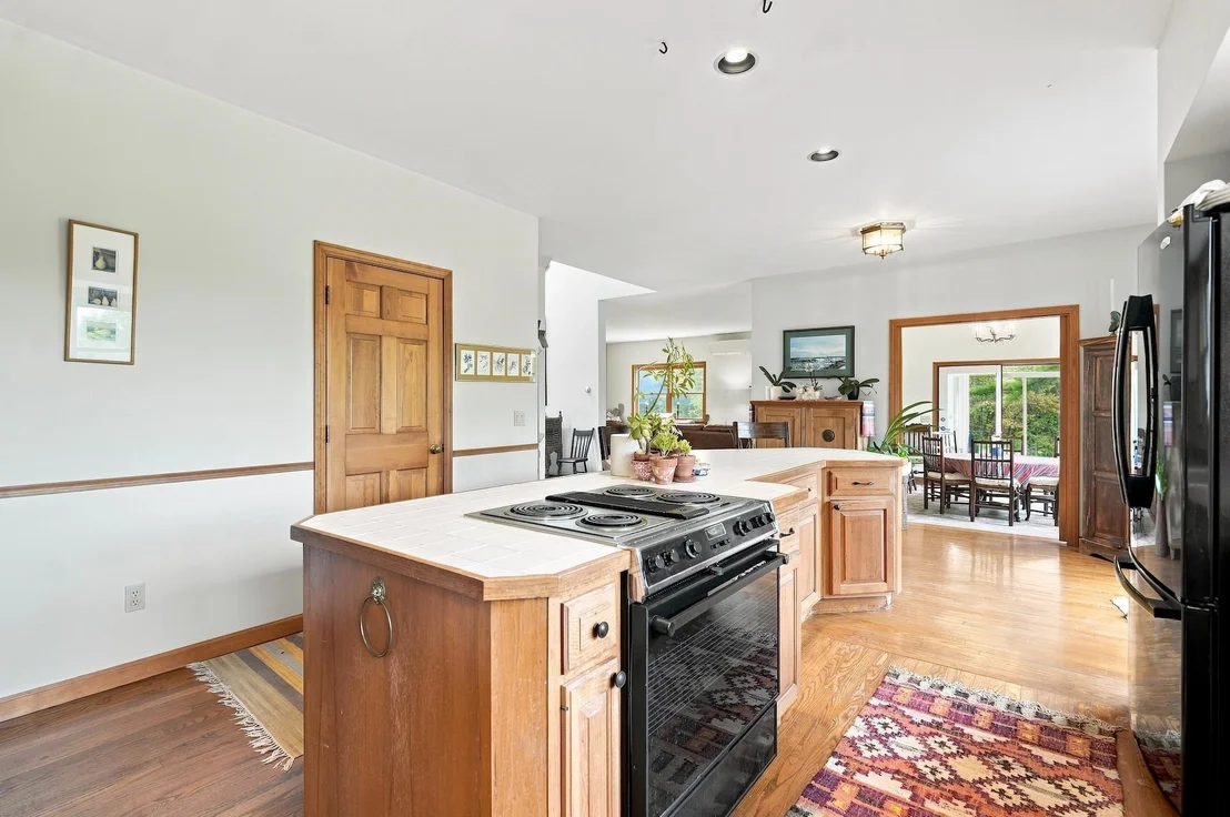 Photo of 656 Highland