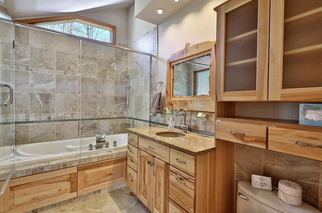 Photo of 426 Roaring Brook