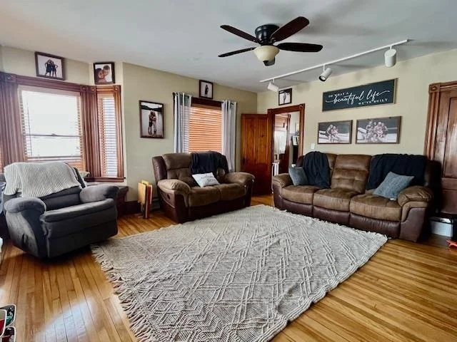 Photo of 735 Milan