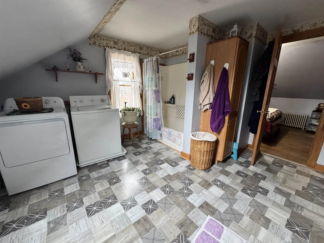 Photo of 64 Taylor