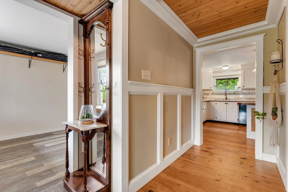 Photo of 387 Foote Brook