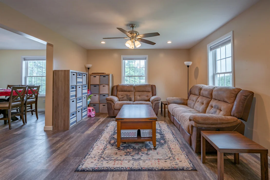 Photo of 885 Mason