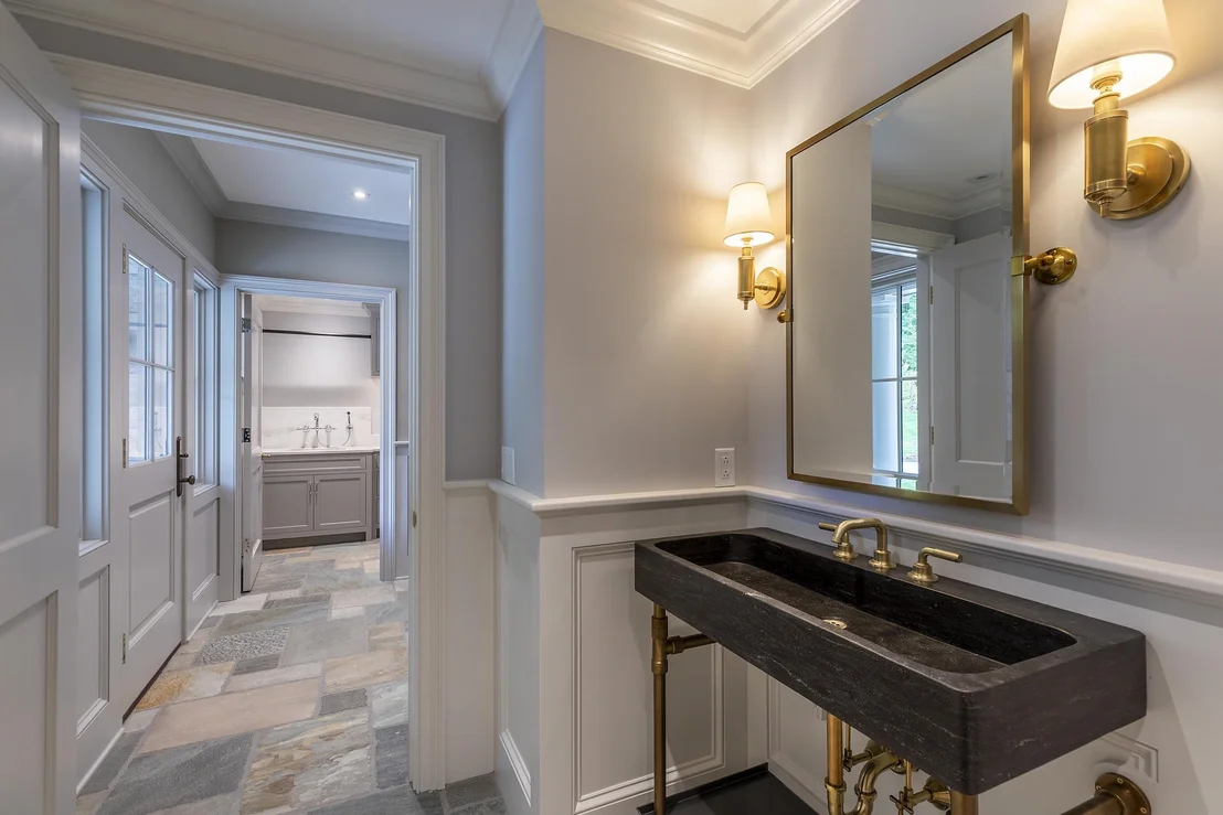 Photo of 551 West Fields