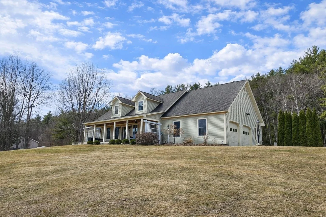 Photo of 692 Old Walpole