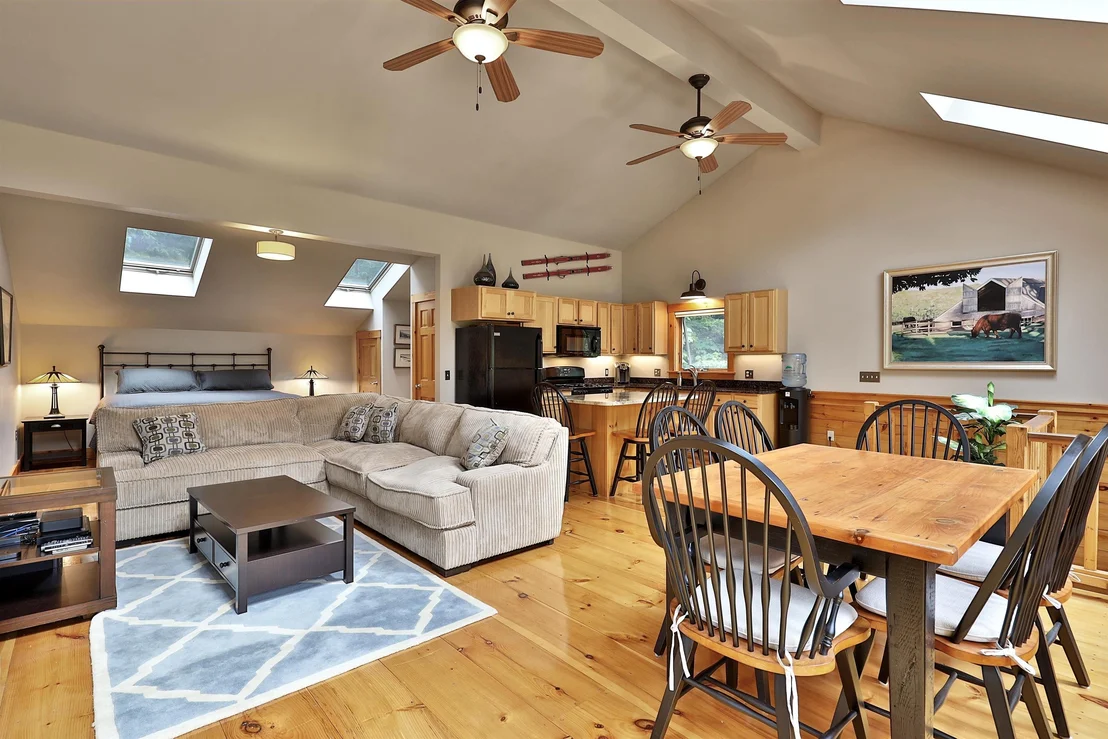 Photo of 426 Roaring Brook