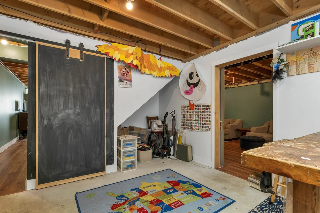 Photo of 1350 Barker