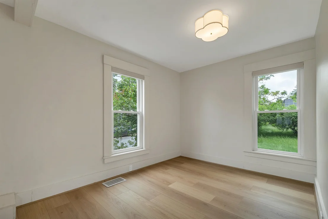 Photo of 33 Spruce