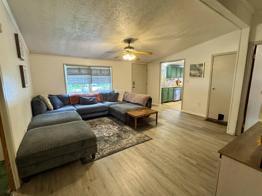 Photo of 2276 Gore