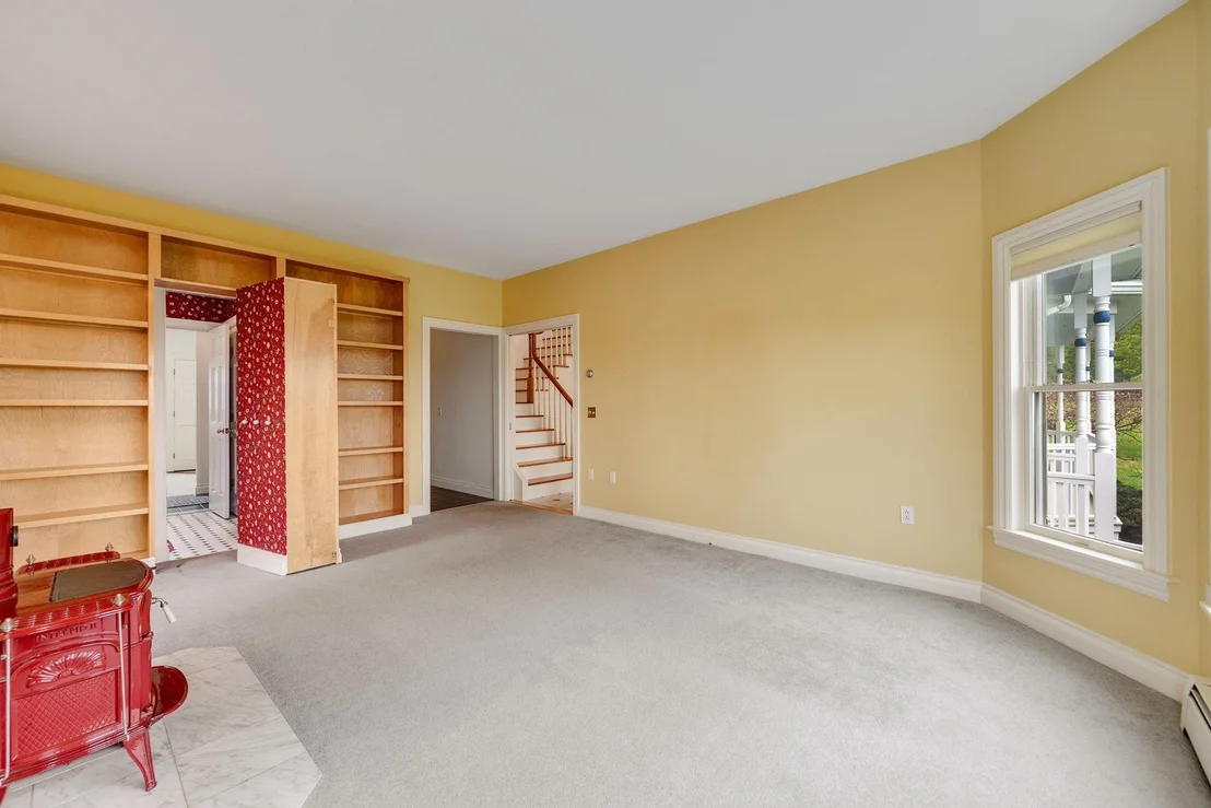 Photo of 302 Ledge Hill