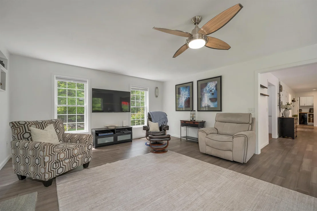 Photo of 537 Pingree Hill