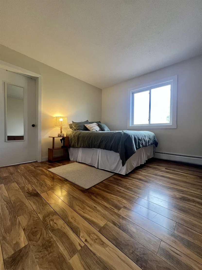 Photo of 883 Smead