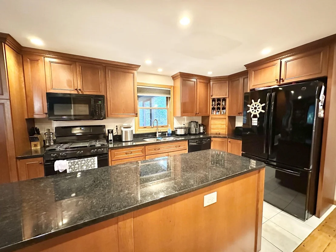 Photo of 533 Black Brook