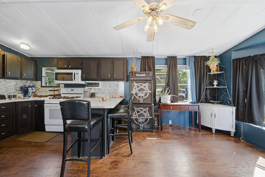 Photo of 14 Averill