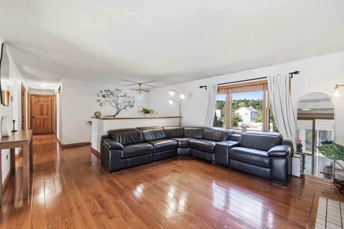 Photo of 12 Constance
