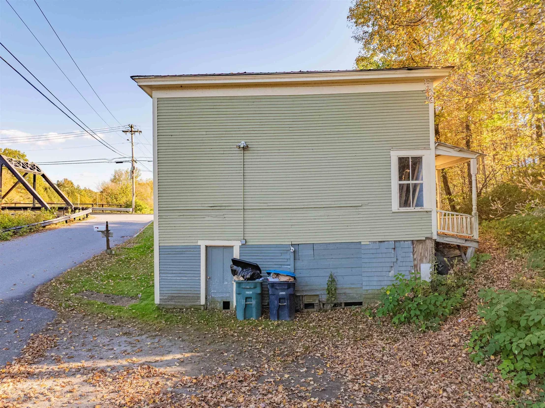 Photo of 21 River Road W