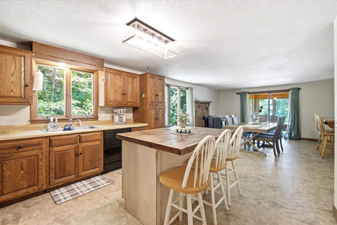 Photo of 103 Lacy