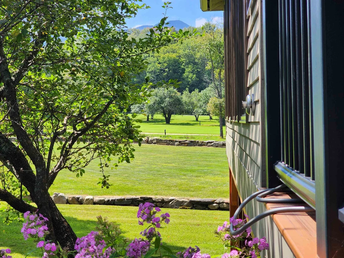 Photo of 426 Roaring Brook